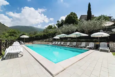 Image de Alvavista2 apartment with pool, 20 minutes' drive from the center of Assisi.
