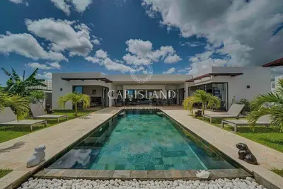 Image de Villa d'exception, jacuzzi, piscine chauffée, véhicule. . .