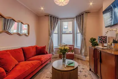 Image de Cosy Margate Getaway, sleeps 5 By Adliv