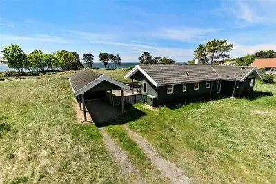 1329 Aakirkeby - Holsteroddevej 23