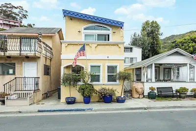 Image de 2br Renovated Avalon Home, A/C, Patio, Walk to the Beach