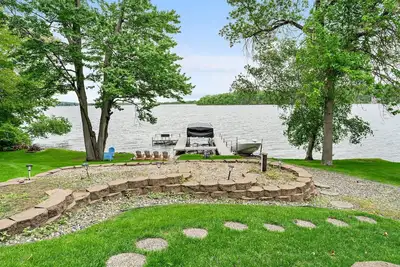 Image de Gull Lake Getaway | Dock, Sauna & Lake Toys