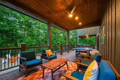 Image de Peaceful 3br Cabin | Ping Pong, Arcade, Playset