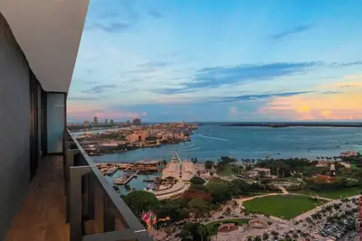 Image de Sky High City View - 3br Luxury Suite #2018