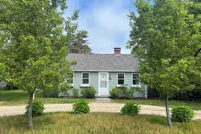 Image de Cape Cottage- 0. 3 miles to beach, pet friendly!