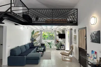 Image de Modern, private villa with a wonderful pool & outdoor area.