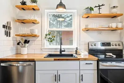 Image de Comfort, Style, and Convenience