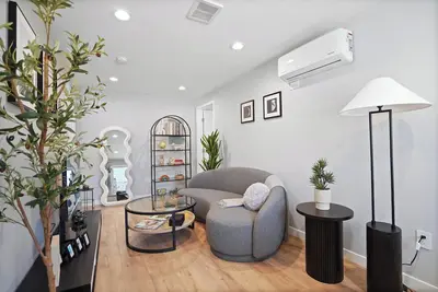 Image de A serene hideaway near the scenic Monrovia Canyon Park