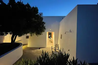 Image de Anna's Liame nature architecture energy the secret retreat by the sea