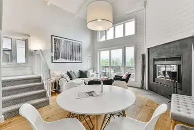 Image de Condo Overlooking Mont-Tremblant & Lake