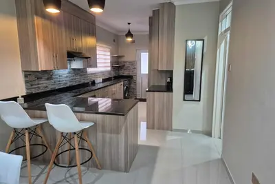 Image de Beautiful, Modern Lifestyle Away From Home In Westgate, Harare.