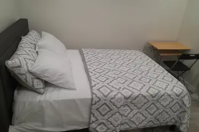 Image de Furnished basement with seperate entrance, living room, washroom and kitchenette