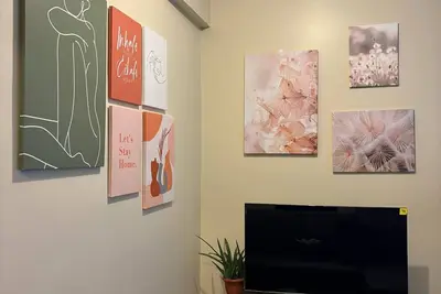 Image de Cozy 1-bedroom condo with WiFi, Ac in beautiful Iloilo City. Fully Furnished,