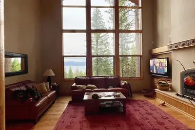 Image de Spacious 5-bedroom cabin in Almanor West with WiFi