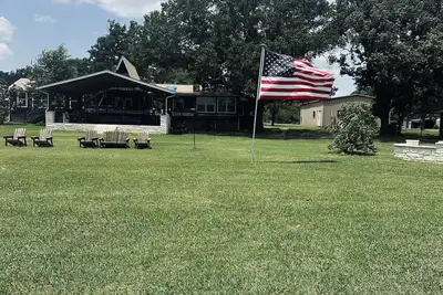 Image de Lake Front House with Spacious 6-bedrooms, Ac, WiFi in delightful Groesbeck