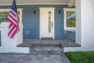 Image de Brand New 3-bedroom house with Ac, WiFi in fabulous Glendale