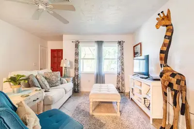 Image de Charming 2-bedroom house with private pool near historic downtown Venice