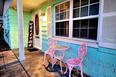 Image de Charming 3-bedroom house near everything with WiFi, Ac, Ev Charger