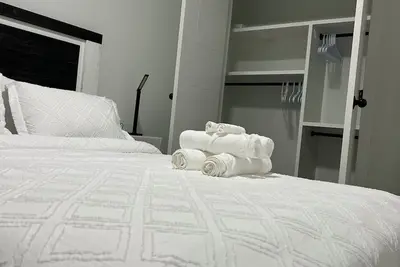 Image de Luxury Living in a Private basement Suite