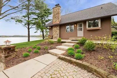 Image de Lakefront Luxury | 3br Cabin w/ Piers + Kayaks