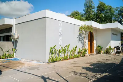 Image de Enchanting villa with Ac in vibrant Badung