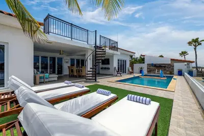 Image de Salina Breeze: Sea View Villa & Rooftop by Bocobay