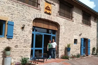 Image de Gîte écologique de charme au Cergne, idéal famille et randonneurs