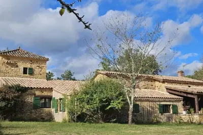 Image de Gîte 8 personnes avec cheminée et Spa à Biron