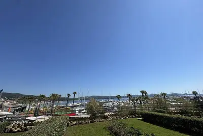 Image de Appartement avec grande terrasse et garage à Cavalaire-sur-Mer