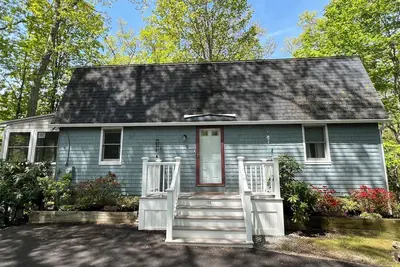 Conveniently located home within a short drive to both York Beach and Ogunquit.