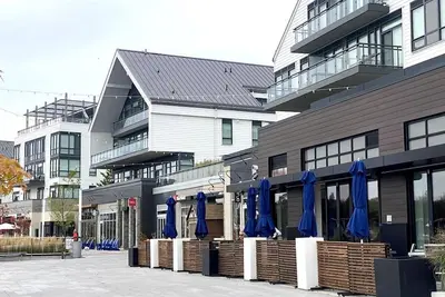 Image de a 2-bedroom condo located at 271 Sea Ray Avenue.