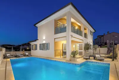 Image de Villa Luxoria Summary