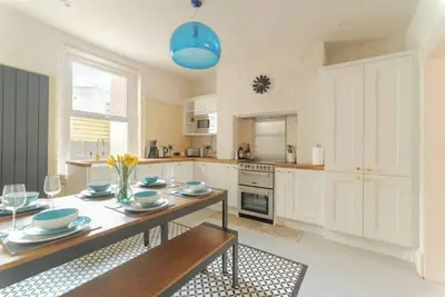 Image de Family friendly home - Ideal location for the town and beach