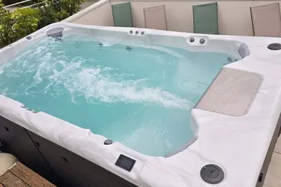 Image de Skyline Roof Top Spa De Nage