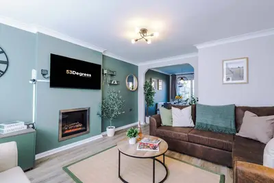 Image de Spacious 3-Bed, Ideal for Long-term & Business!