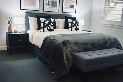 Image de Stylish | Luxury | Five Star\n\nA stunning escape in the heart of Dubbo!