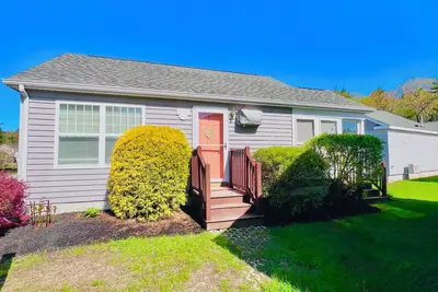 Image de Charming Beach Cottage Getaway – Your Perfect Escape by the Sea!