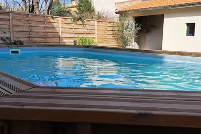 Image de Maison de ville avec piscine, à 7 minutes à pied du Centre ville