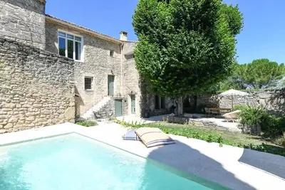 Image de Maison ancienne rénovée dans village préservé, piscine chauffée, 4 chbres
