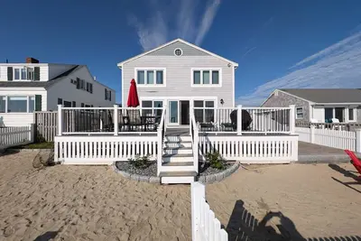 Image de Ocean Front House in Ocean Bluff - Enjoy the Sunrise from the Deck!