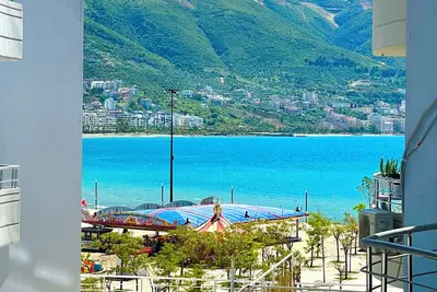 Image de Seaside and spacious Apartment for up to 7 people