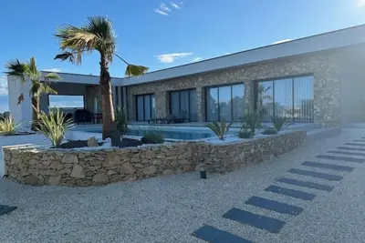 Image de 🏡 Villa des 5 Sens – Élégance, Espace et Sérénité aux Portes de Nîmes