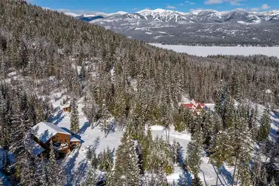 Image de 2 Homes on One Gorgeous Property – Rent the Whole Place in Whitefish, Mt!