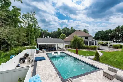 Image de Private Pool Hot tub Fire Pit Beach House Sleeps 10