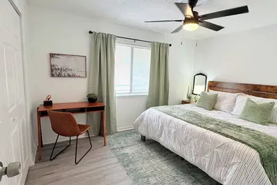 Image de Pool/3min walk to Fsu campus-sport stadiums/Gated/2 king beds/CollegeTown. 6mile