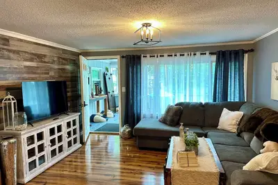 Image de 3 bed 2 bath house in Conway. Minutes to Conway center and outlets. Super cozy.