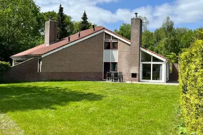 Image de Spacious home in Zwiggelte
