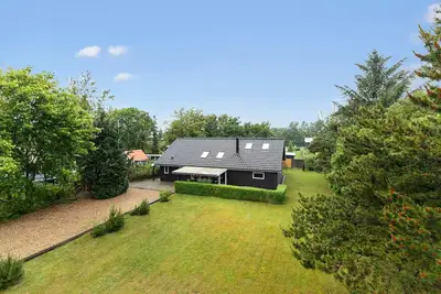 Image de Superbe maison à Tarm avec sauna