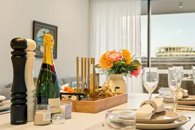 Image de 2br West End Apt w/ Parking Walk to Convention Ctr