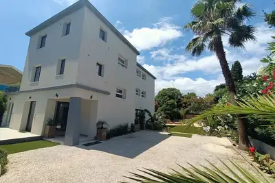 Image de Villa climatisée \"les pieds dans l'eau\"